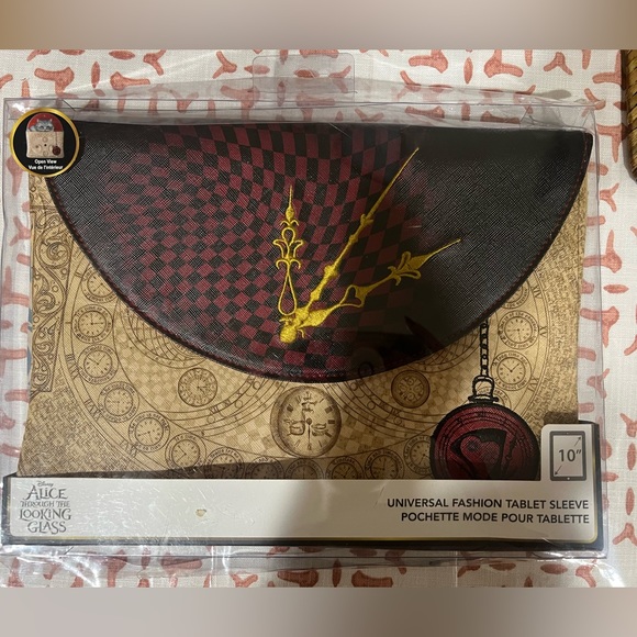 Through the looking glass lap top case - Picture 1 of 2